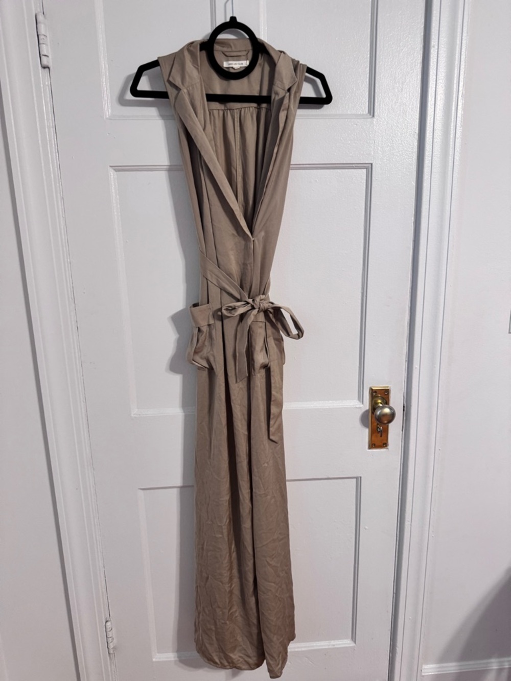 Avec Les Filles Sleeveless V-Neck Jumpsuit in Taupe